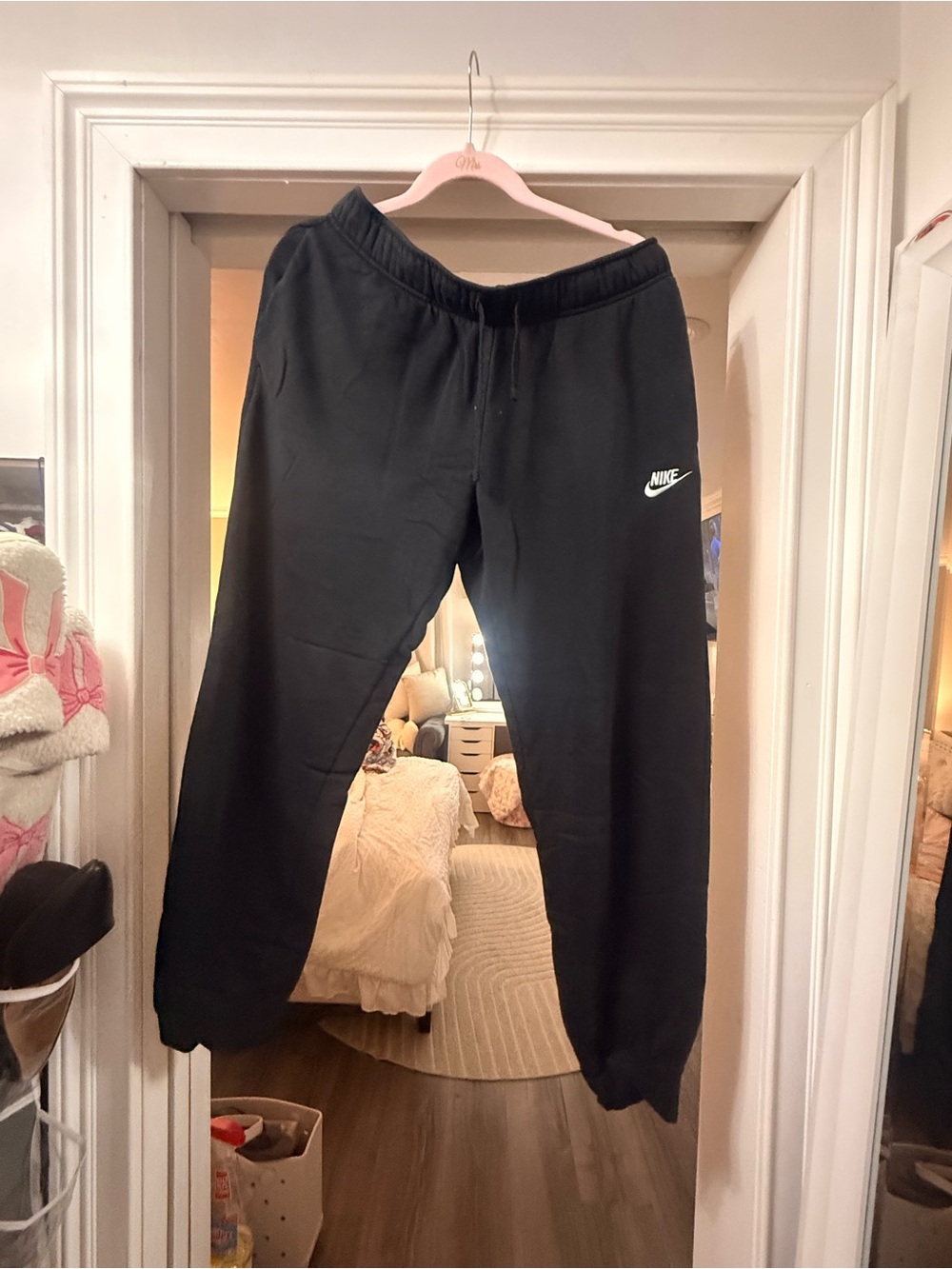 Nike Womans Black Fleece Sweatpants - Cozy Everyday Bottoms Medium